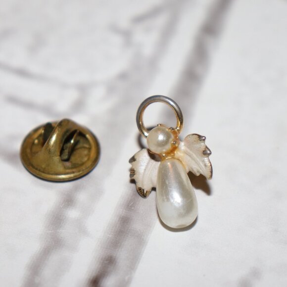 👼 Angel Lapel Pin · Faux Pearl · Gold & Silver Tone · 0.75" Tall 👼 - Picture 1 of 3